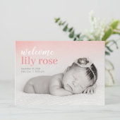 ようこそモダンピンクのベビーガール誕生のお知らせ シーズンカード (スタンド正面)