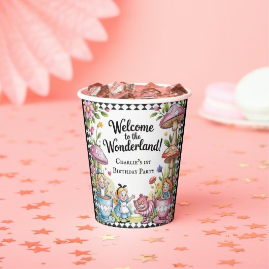 ようこそワンダーランドの最初の誕生日パーティー 紙コップ (インサイチュ)