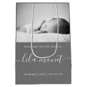 ようこそ世界の生まれたばかりの抱き枕 ミディアムペーパーバッグ (裏面)