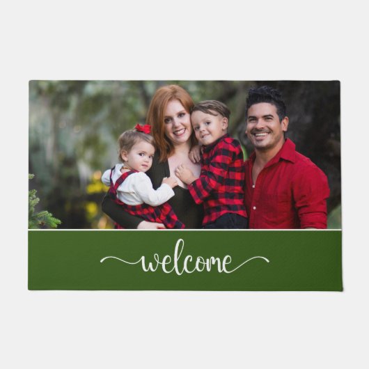 ようこそ文字と家族の写真、緑 ドアマット (正面)