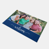 ようこそ文字と家族の写真、青 ドアマット (アングル)
