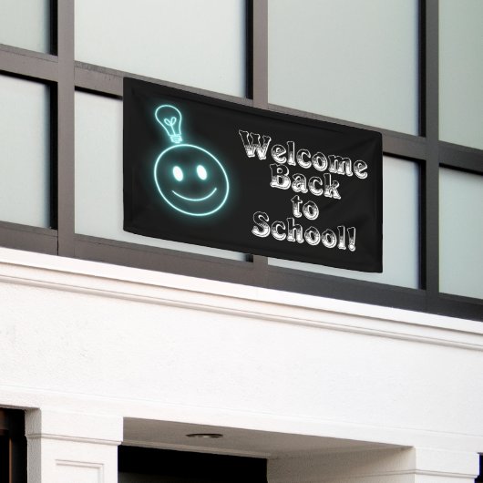 ようこそ新学期 横断幕 (ビルの外側)