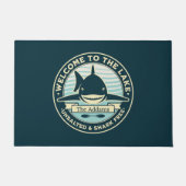 ようこそ湖の無塩とサメのフリーフォーマット ドアマット (正面)