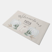 ようこそ私たちのパッチ秋パンプキンスピーチ ドアマット (アングル)