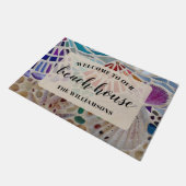 ようこそ私たちのビーチハウスシェルカスタムのフォーマット ドアマット (アングル)