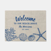 ようこそ私たちのビーチハウスヴィンテージシェルカスタム ドアマット (正面)
