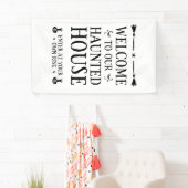 ようこそ私たちの家幽霊のよく出るへ 横断幕 (インサイチュ)