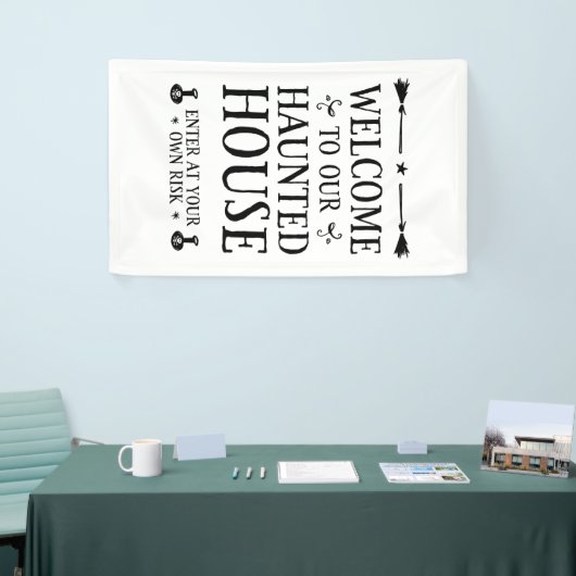 ようこそ私たちの家幽霊のよく出るへ 横断幕 (トレードショー)