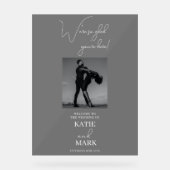 ようこそ私たちの結婚フォトバナー曇り黒 アクリルサイン (正面)