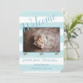 ようこそ青いフォトスクリプトのパーソナライズ男の子誕生 案内状 (スタンド正面)