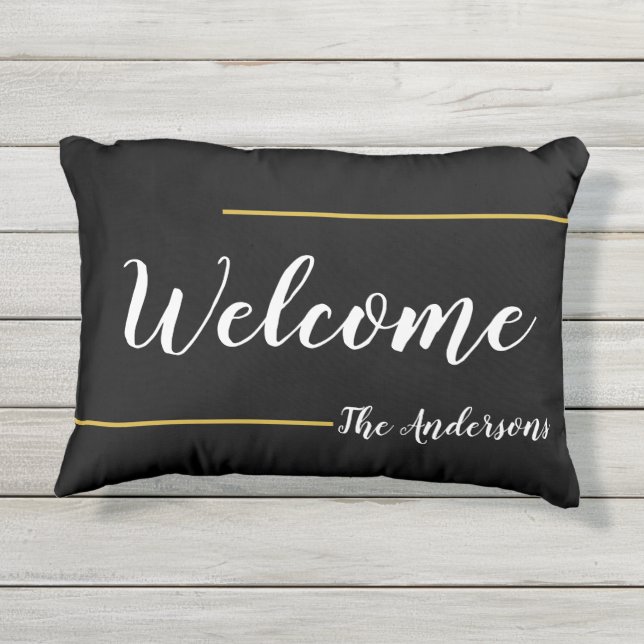 ようこそ黒の金ゴールドと白のスクリプト文字名 アウトドアクッション (裏面)