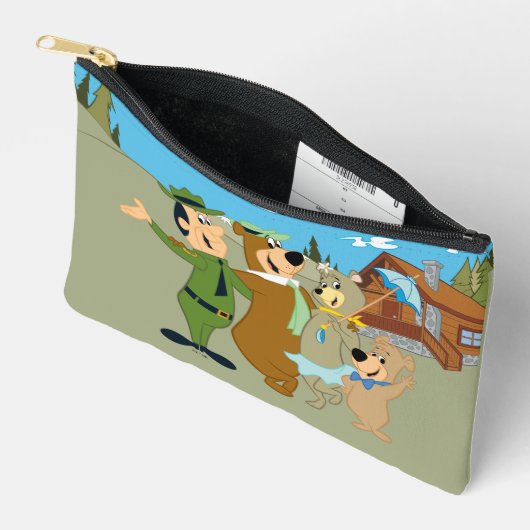 よぎ熊と友人の温かい歓迎 アクセサリーポーチ (見開き)