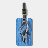 よくはしゃぐなイルカ ラゲッジタグ (正面縦)