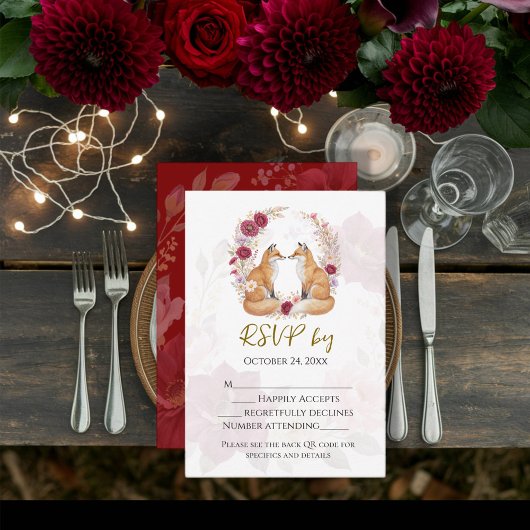 よくはしゃぐキツネ秋結婚の 出欠カード