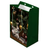 よくはしゃぐクリスマス猫 ミディアムペーパーバッグ (裏面アングル)