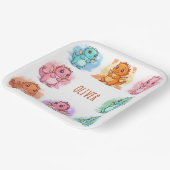 よくはしゃぐベビードラゴンパーソナライズされた ペーパープレート (傾斜あり)