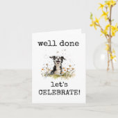 よくやった、おめでとう、おもしろい犬カード カード (黄色い花)