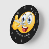 よくパーソナライズされた絵文字を使った親指立て ラウンド壁時計 (傾斜)