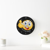 よくパーソナライズされた絵文字を使った親指立て ラウンド壁時計 (ホーム)