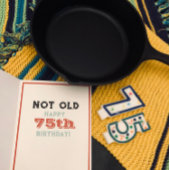 よく味付けされていない古い誕生日カード