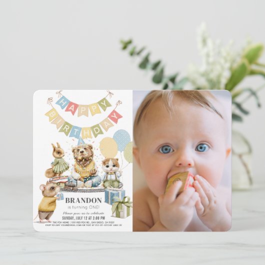 よく着飾った動物クマ男の子の写真1歳の誕生日 招待状 (スタンド正面)