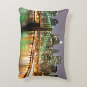 より低いマンハッタンおよびブルックリン橋の眺め アクセントクッション (裏面(縦))