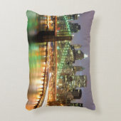 より低いマンハッタンおよびブルックリン橋の眺め アクセントクッション (正面(垂直))