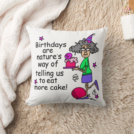 より多くのケーキの誕生日のユーモアを食べて下さい クッション (ブランケット)