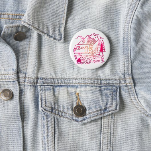 より多くのピンクキャンパーバンマウンテン自然愛好家を探索 缶バッジ (インサイチュ)