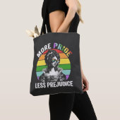 より多くのプライドより少ない偏見LGBTゲイプライド月 トートバッグ (クローズアップ)