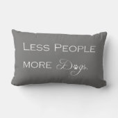 より少ない人より多くの犬の腰枕 ランバークッション (裏面)