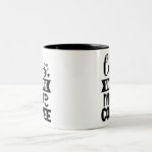 より少ない作業より多くのコーヒー ツートーンマグカップ (中央)