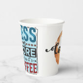 より少ない方が多いが、最初のコーヒー 紙コップ (右)