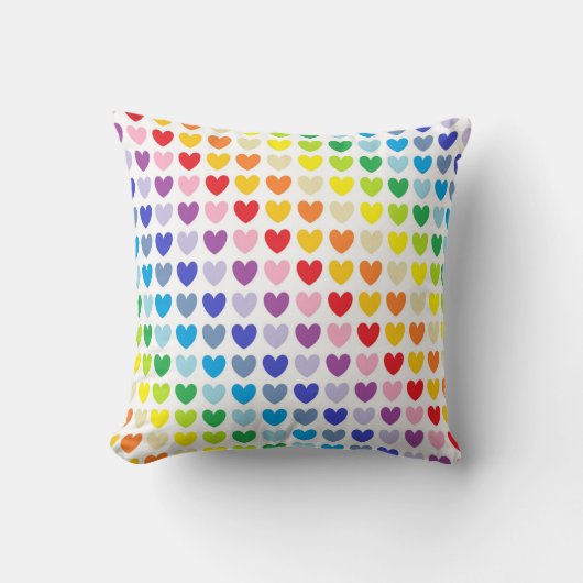 より広いスペクトルの虹のハート クッション (正面)