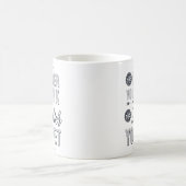 より懸命に働けば、より幸運になります コーヒーマグカップ (中央)