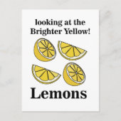 より明るい黄色のレモンを見ているレモンの実 ポストカード (正面)