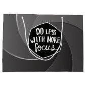 より集中して無理をしない ラージペーパーバッグ (裏面)