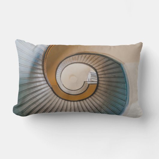 らせんはしごの低角度撮影 ランバークッション (正面)