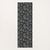 らせん状渦巻形のパターン白黒デザイン ヨガマット (裏面)