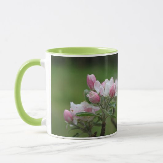 りんごの花と緑の葉 マグカップ (左)