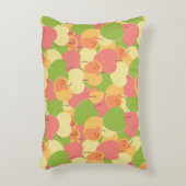 りんごを持つオーナメント アクセントクッション (正面(垂直))