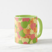 りんごを持つオーナメント マグカップ (正面右)