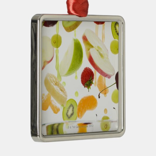 りんご及びオレンジジュースが付いている新しい混合されたフルーツ メタルオーナメント (右)