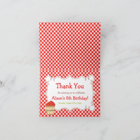 りんご狩りの黒髪の女の子の誕生日パーティー サンキューカード (内部)