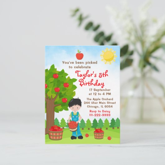 りんご狩り誕生日黒髪少年ポストカード ポストカード (スタンド正面)