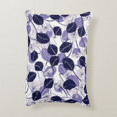 ろうけつ染め紫葉のイラストレーションとつる植物パターン アクセントクッション (裏面(縦))