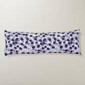 ろうけつ染め紫葉のイラストレーションとつる植物パターン ボディピロー (裏面)