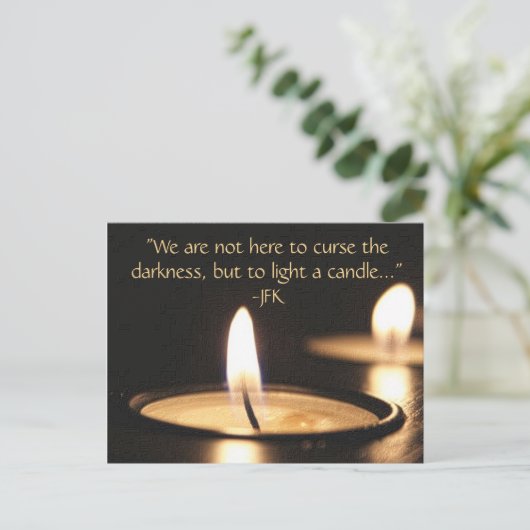 ろうそくに火を付け感動的る ポストカード (スタンド正面)