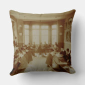 ろう者とばか研究所の少年のレクリエーションルーム クッション (裏面)