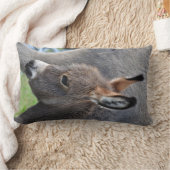 ろばの子馬のポートレートの垂直 ランバークッション (ブランケット)